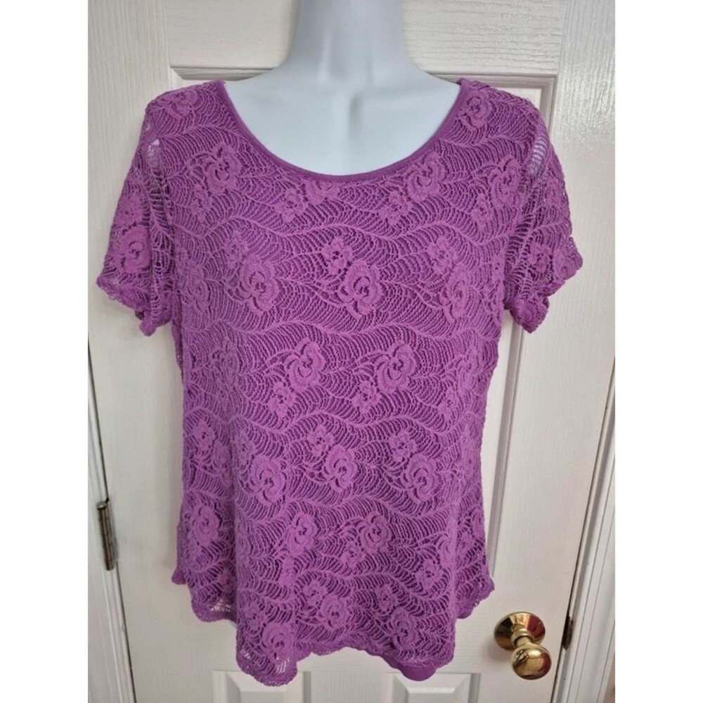 Leo & Nicole Size S Magenta Purple Crochet Lace Overlay Scoop Neck Tee